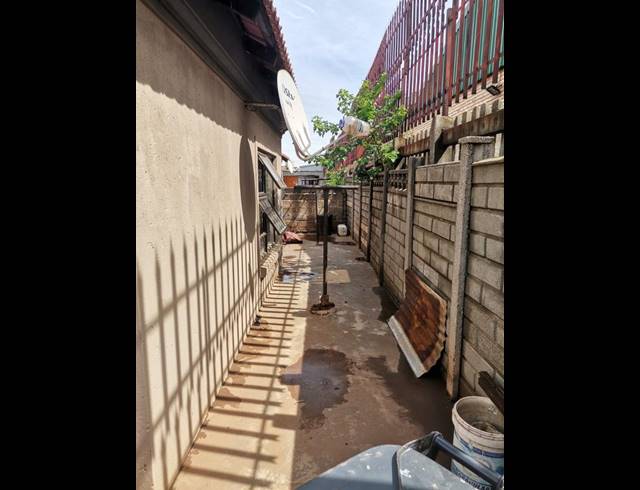 3 BEDROOM HOUSE FOR SALE IN GERMISTON SOUTH